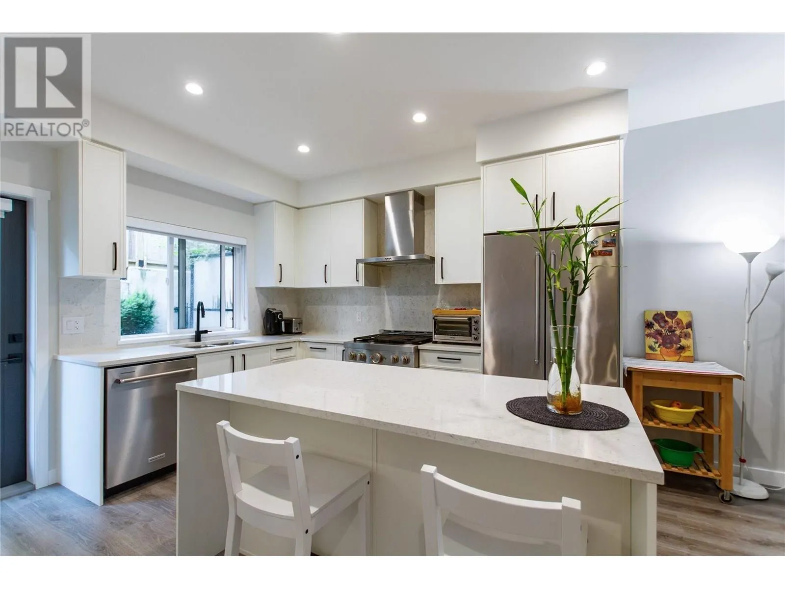 19 50 SEAVIEW DRIVE