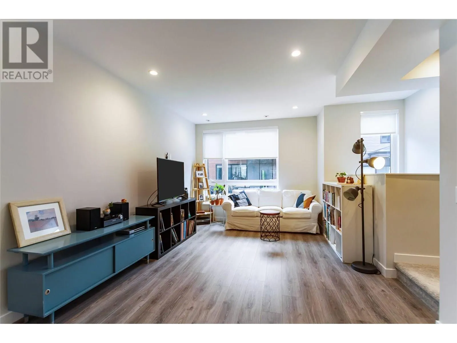 19 50 SEAVIEW DRIVE