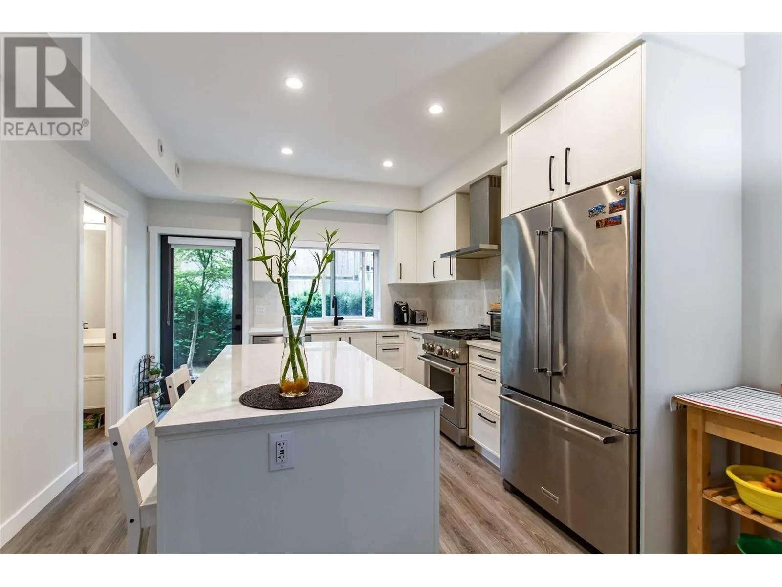19 50 SEAVIEW DRIVE