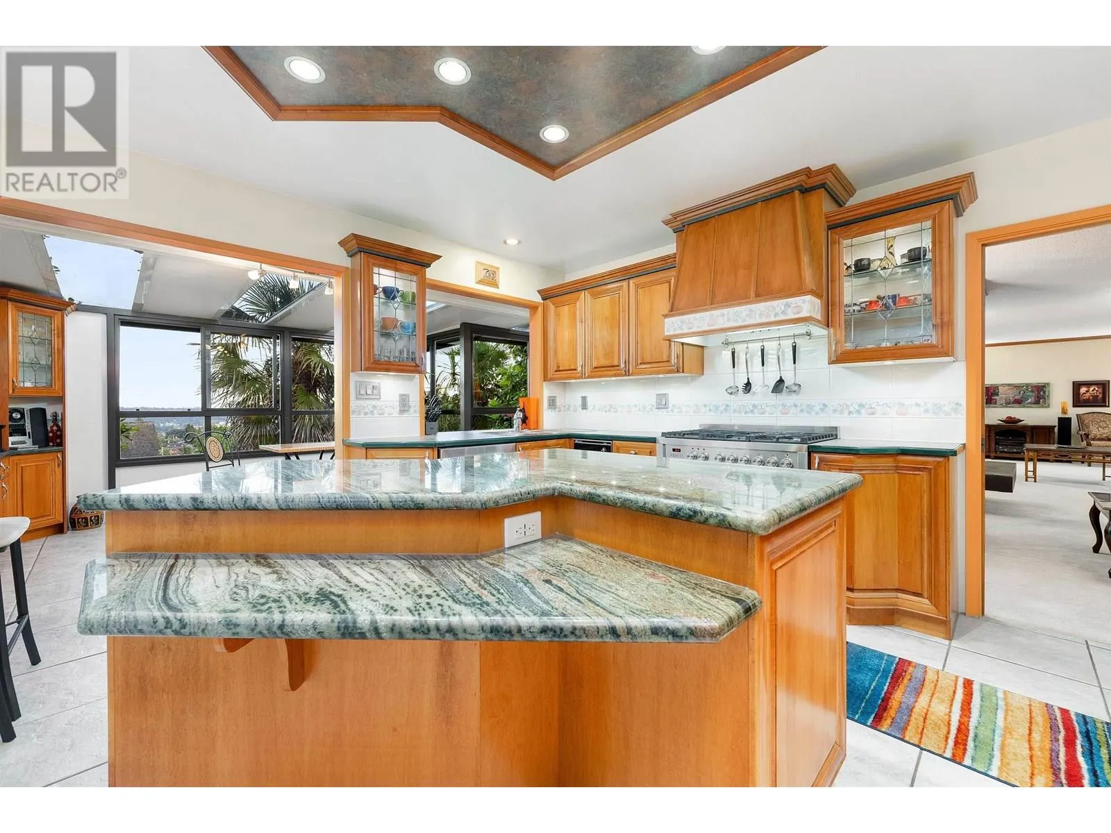 140 E 8TH AVENUE