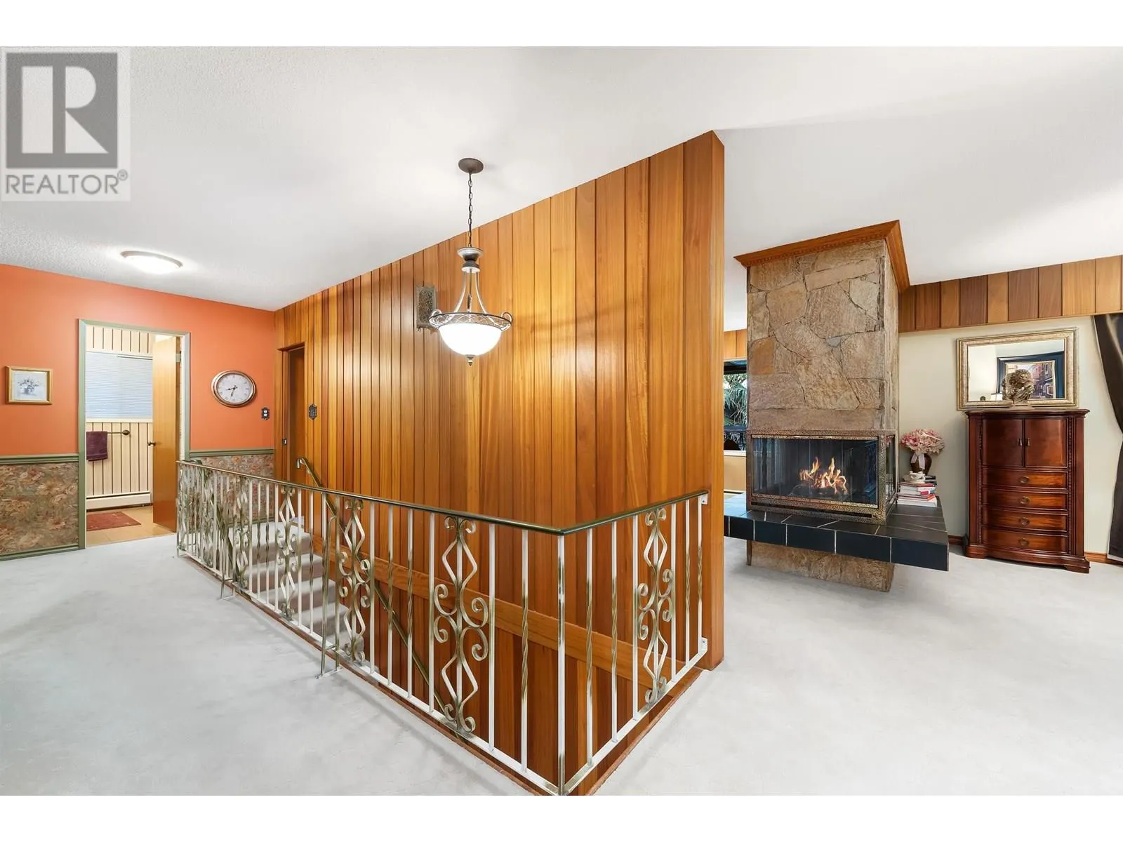 140 E 8TH AVENUE