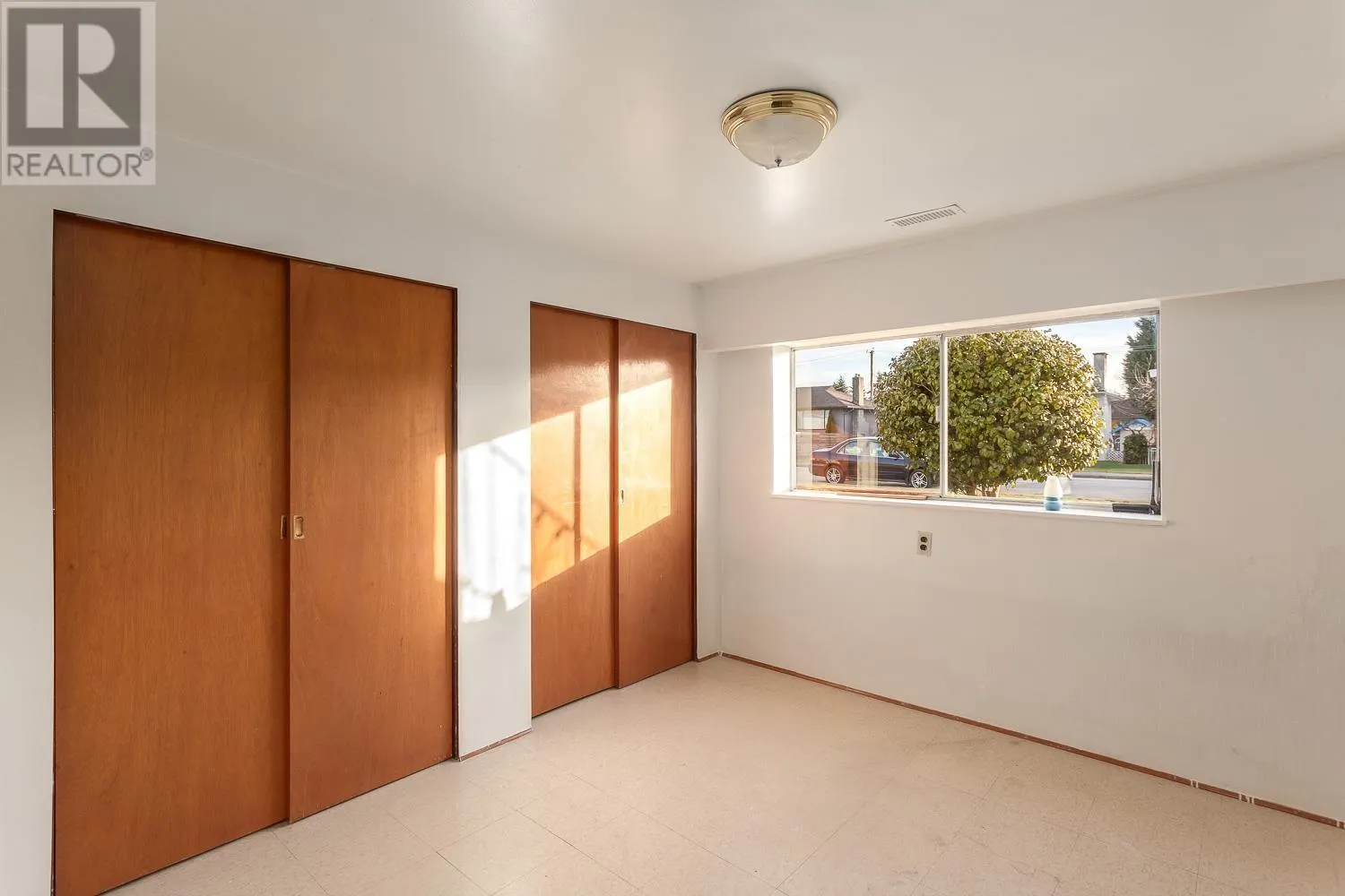 342 E 18TH STREET