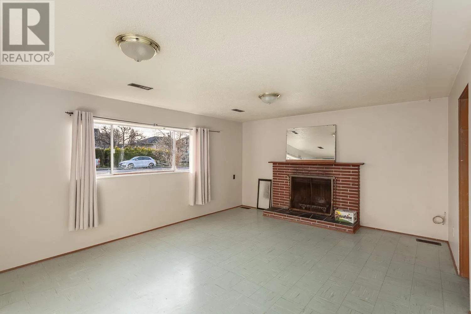 342 E 18TH STREET