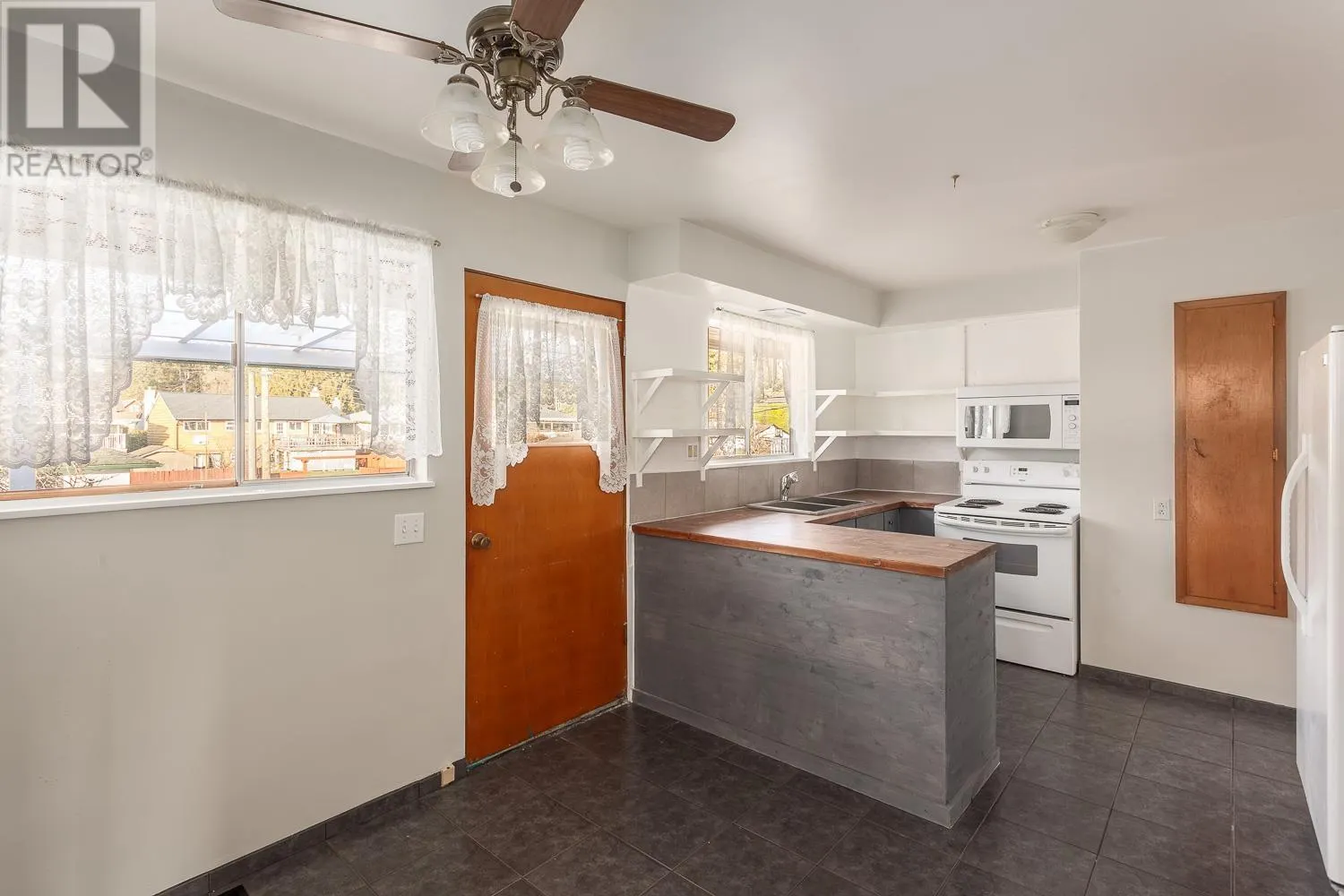 342 E 18TH STREET