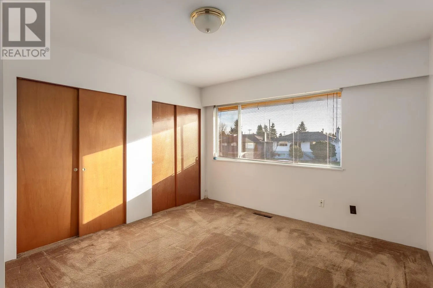 342 E 18TH STREET