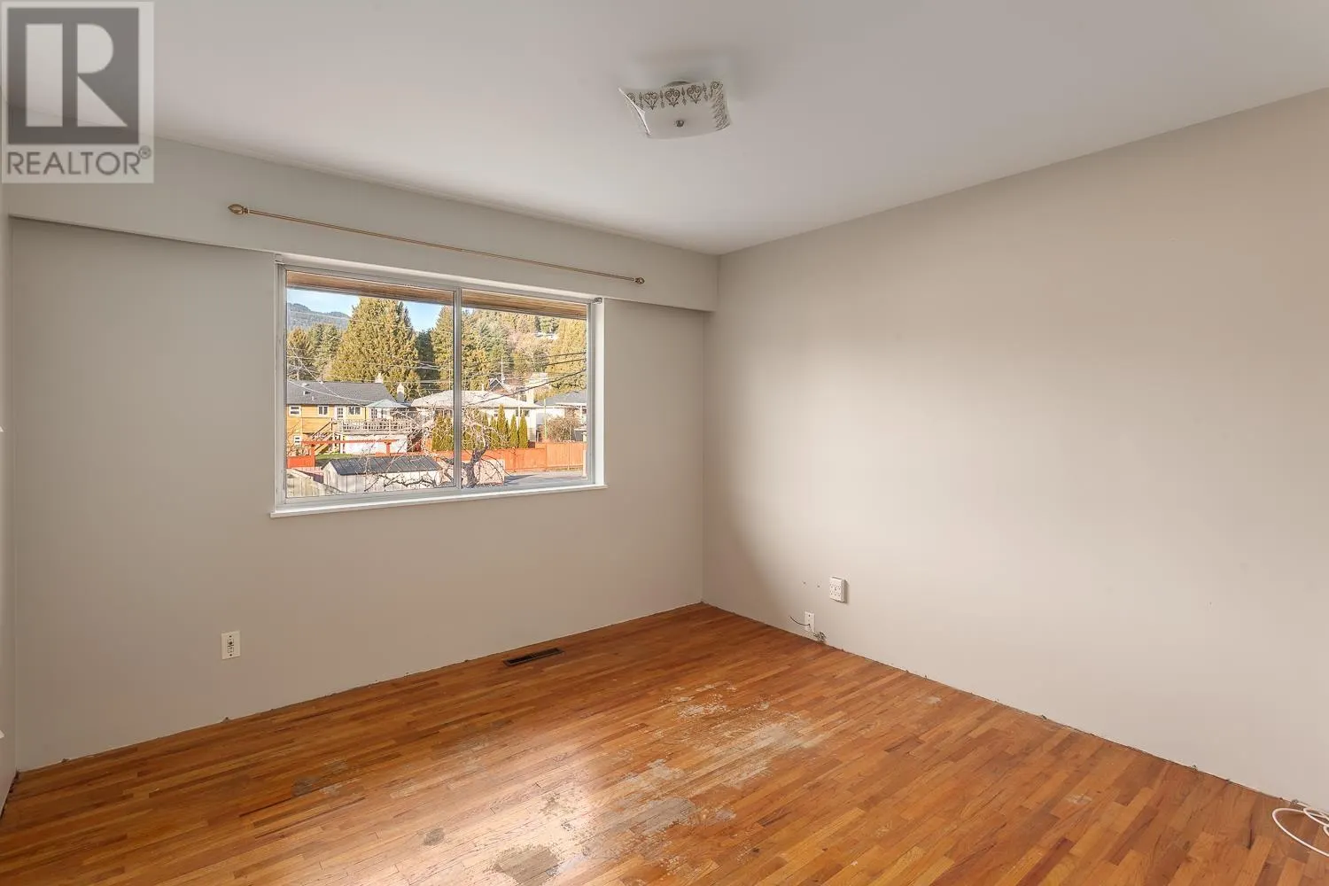 342 E 18TH STREET