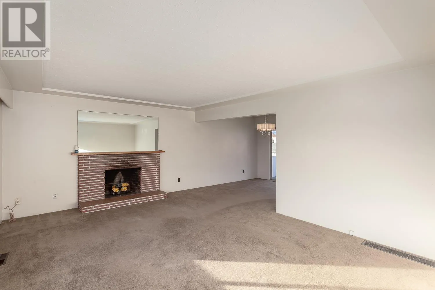 342 E 18TH STREET