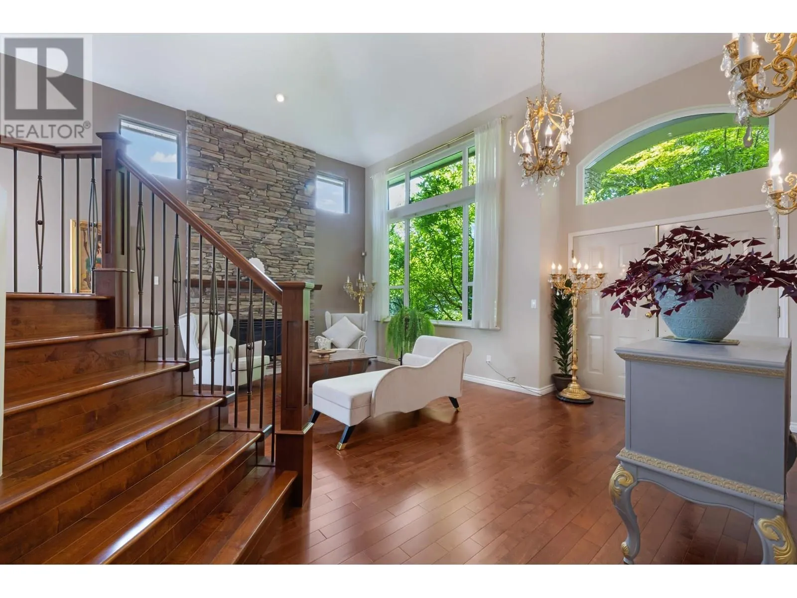 6 LINDEN STREET
