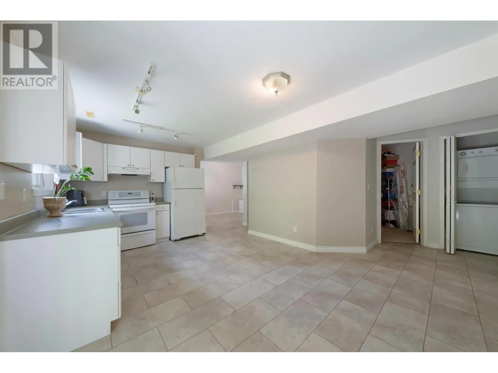 6 LINDEN STREET
