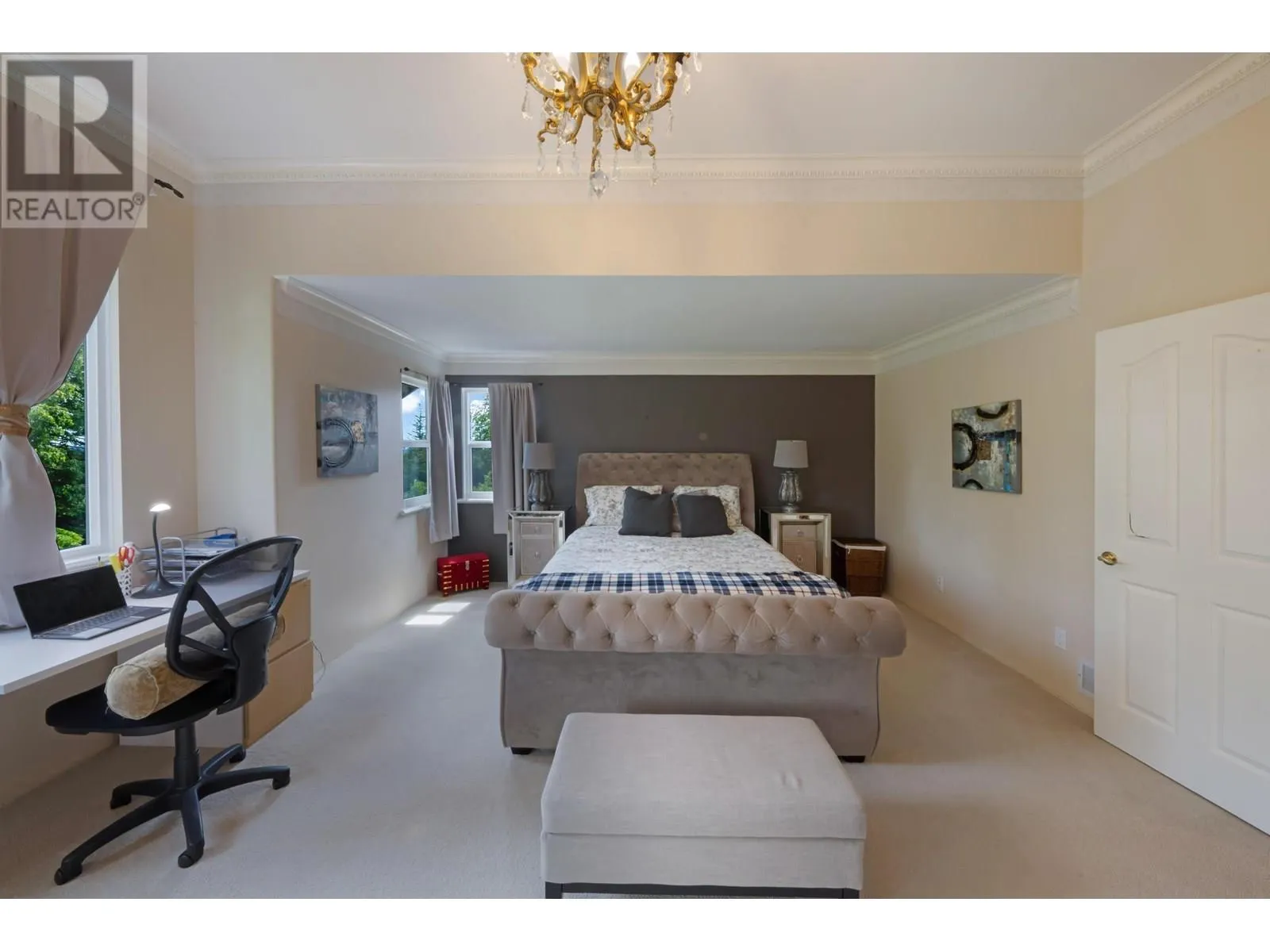 6 LINDEN STREET