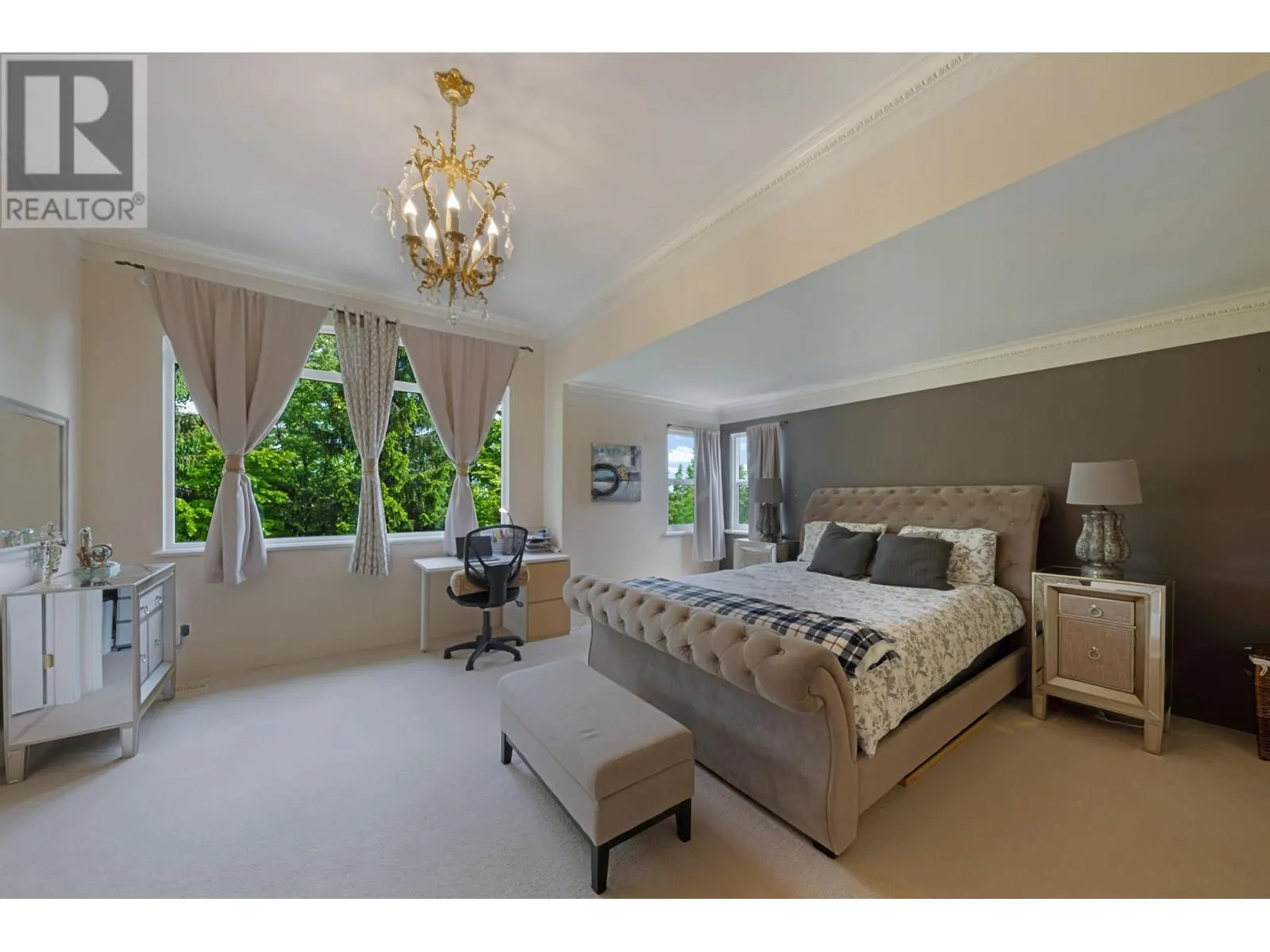 6 LINDEN STREET
