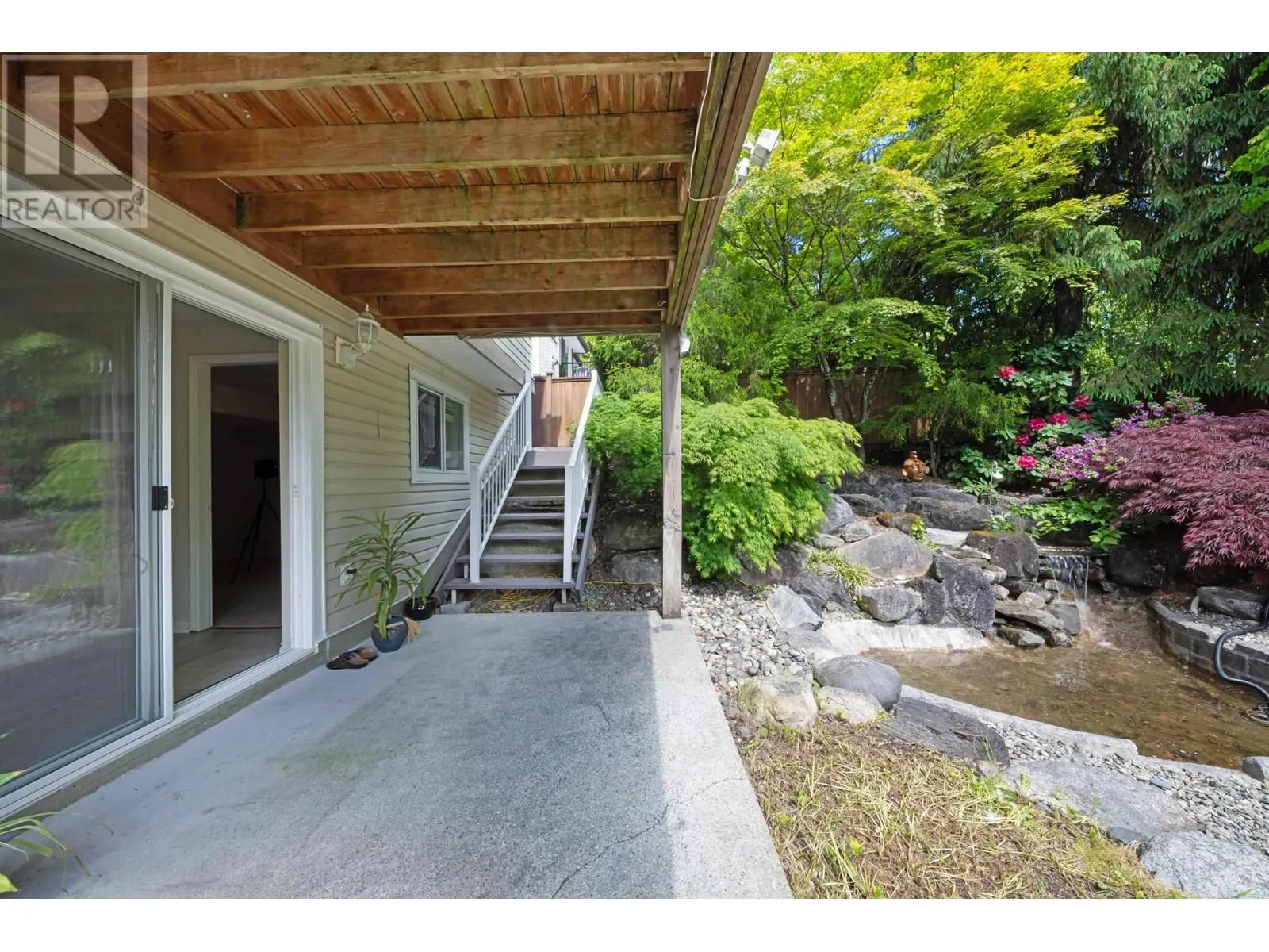 6 LINDEN STREET