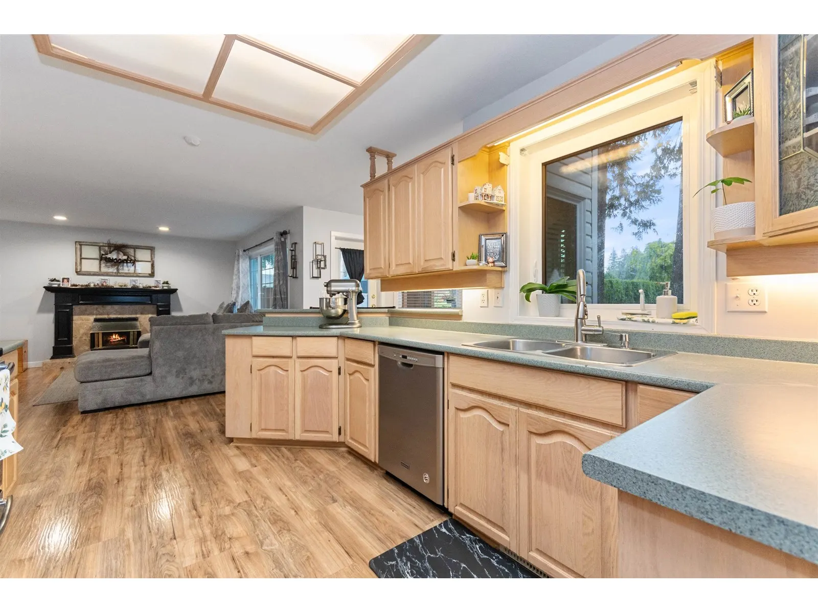 10030 SUSSEX DRIVE|Rosedale