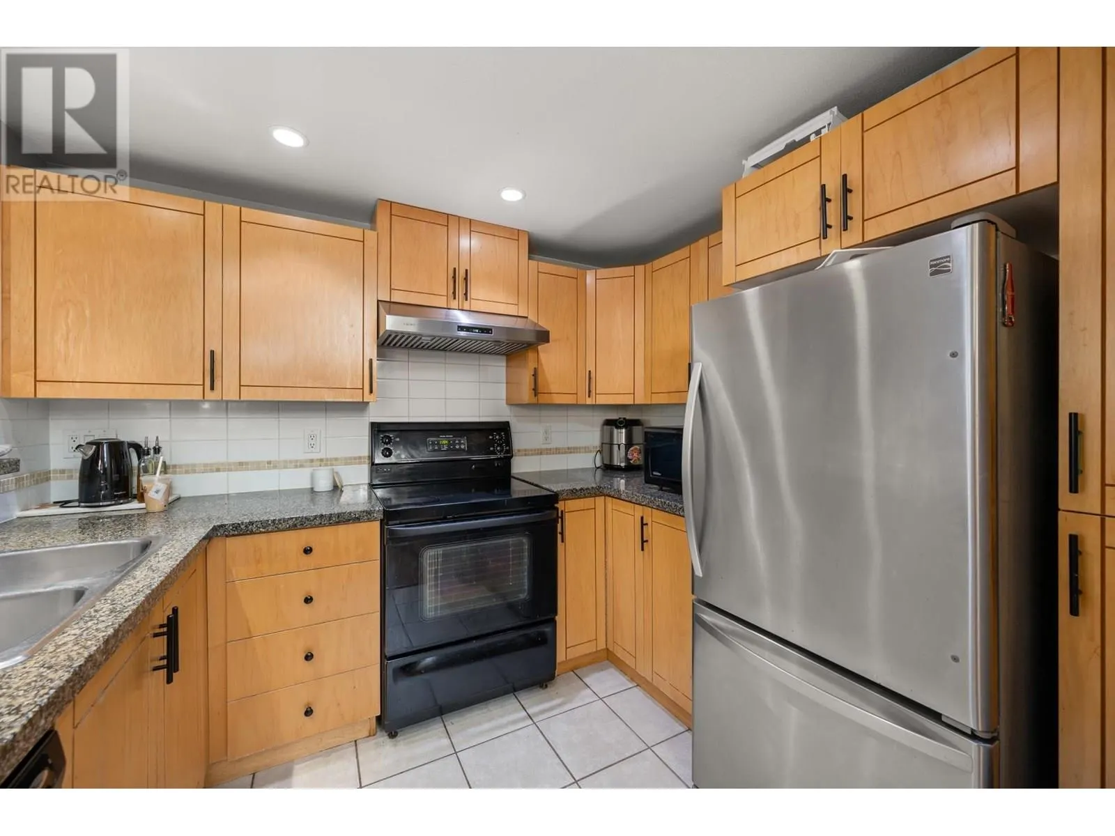 1 1075 LYNN VALLEY ROAD