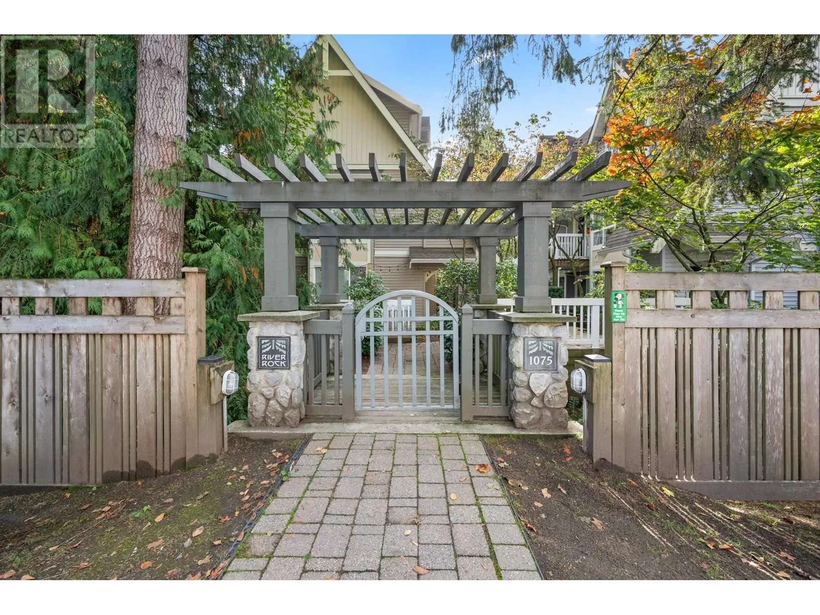 1 1075 LYNN VALLEY ROAD
