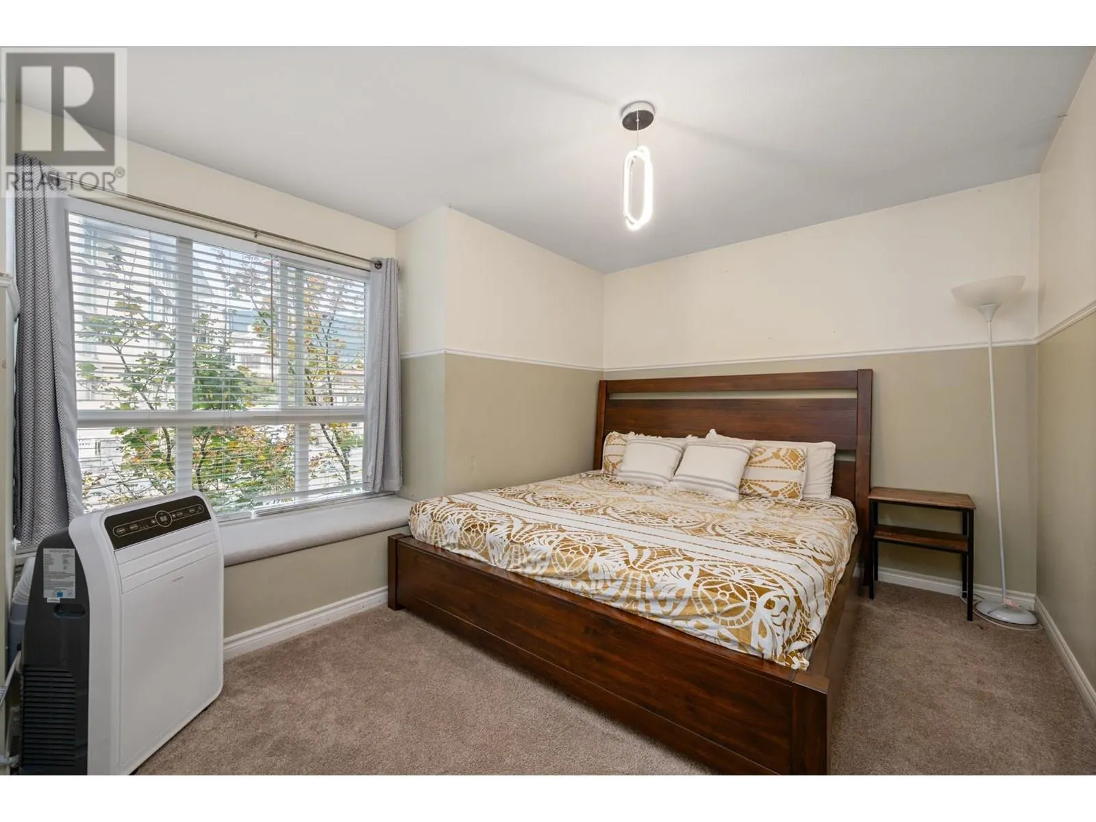 1 1075 LYNN VALLEY ROAD
