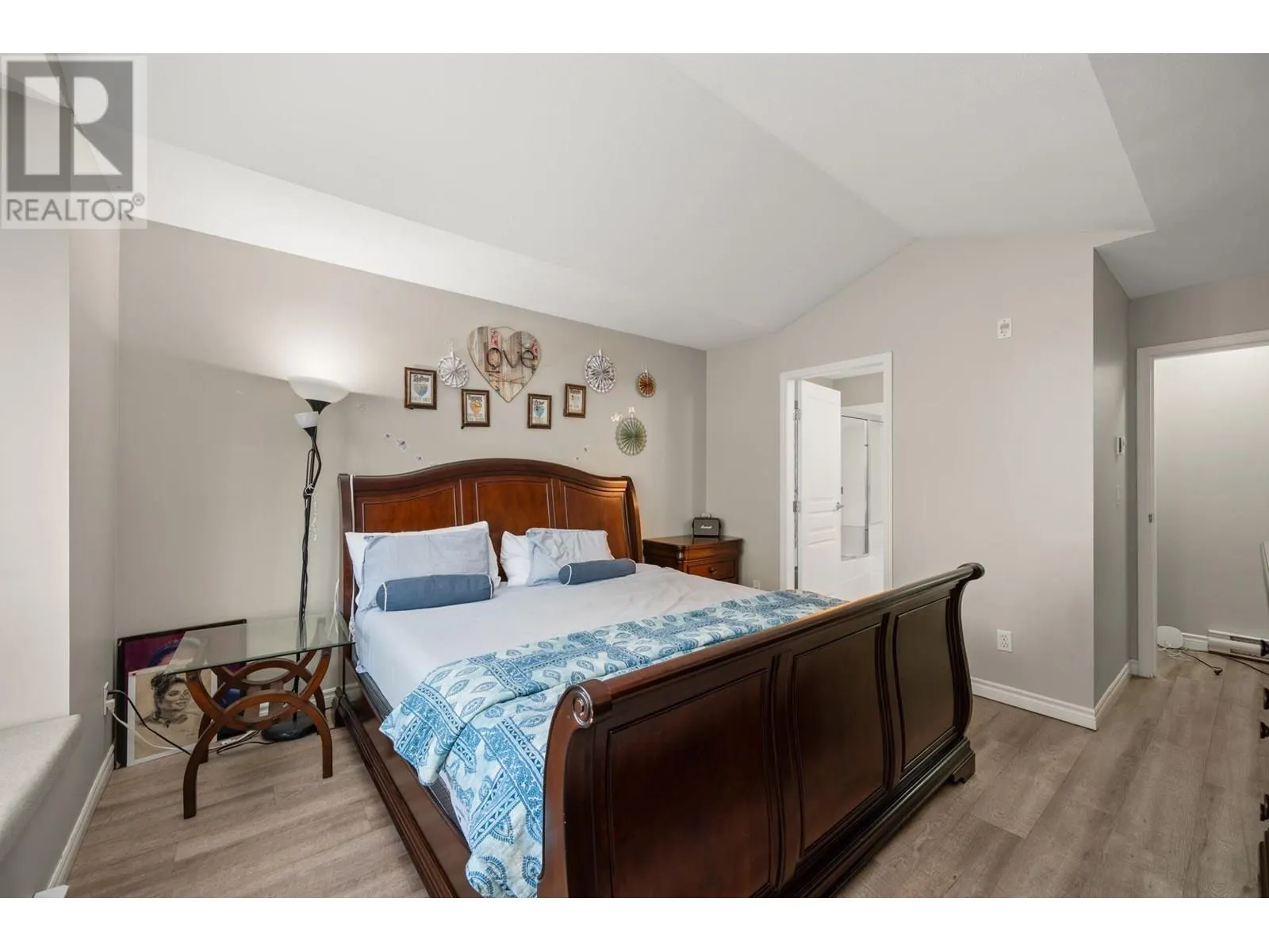 1 1075 LYNN VALLEY ROAD