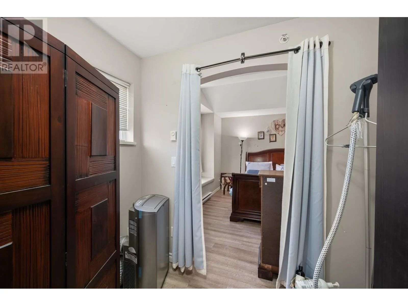 1 1075 LYNN VALLEY ROAD