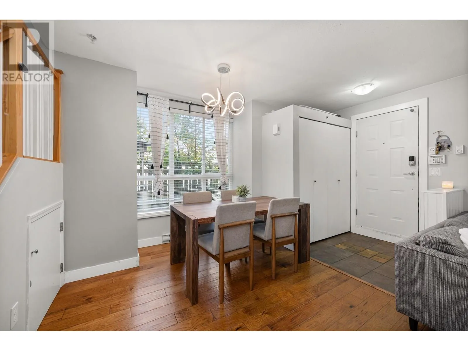 1 1075 LYNN VALLEY ROAD