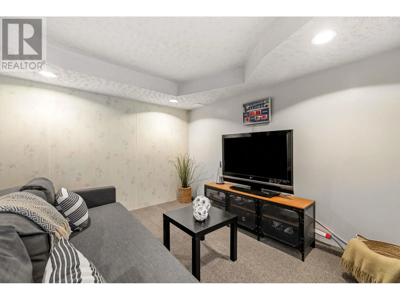 424 LEHMAN PLACE