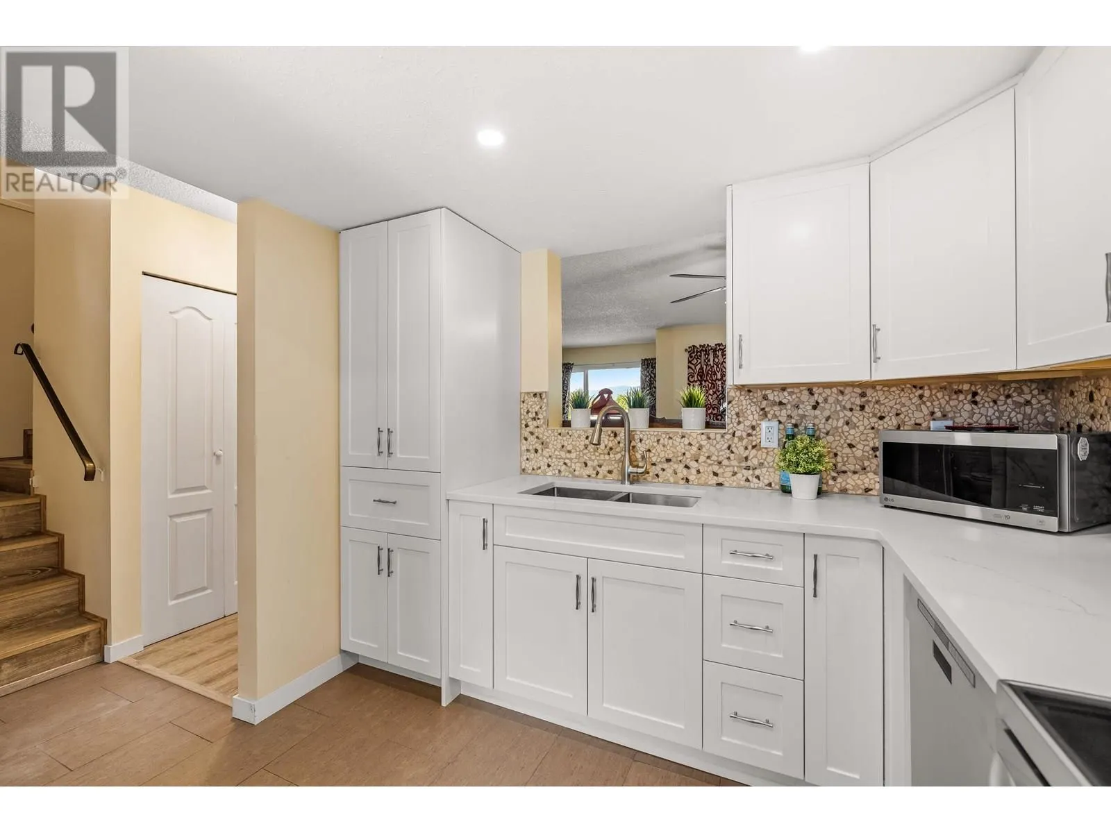 424 LEHMAN PLACE