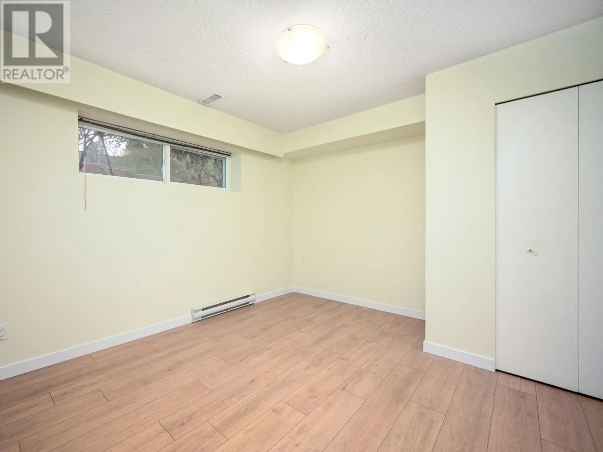 1286 WELLINGTON DRIVE