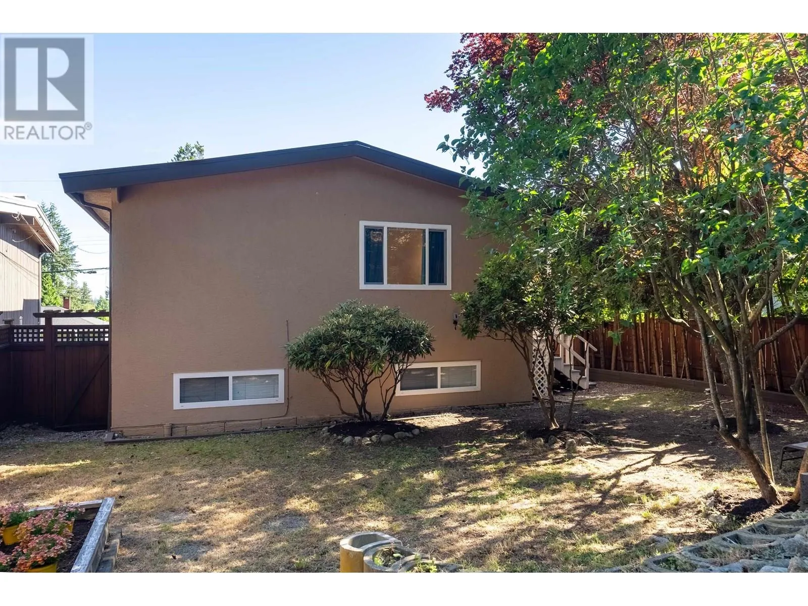 1286 WELLINGTON DRIVE