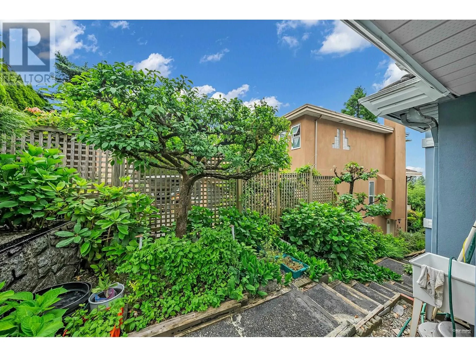 116 RAVINE DRIVE