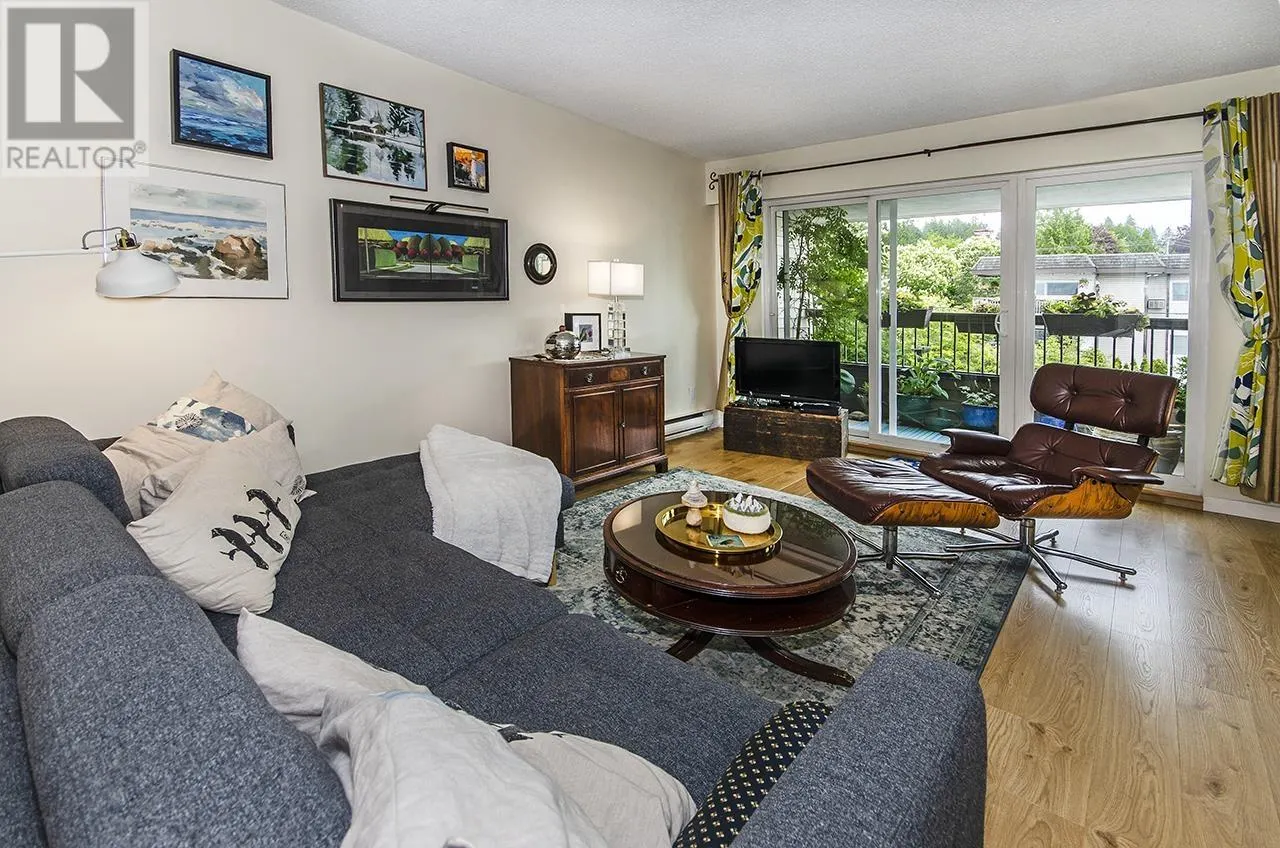 202 105 W KINGS ROAD