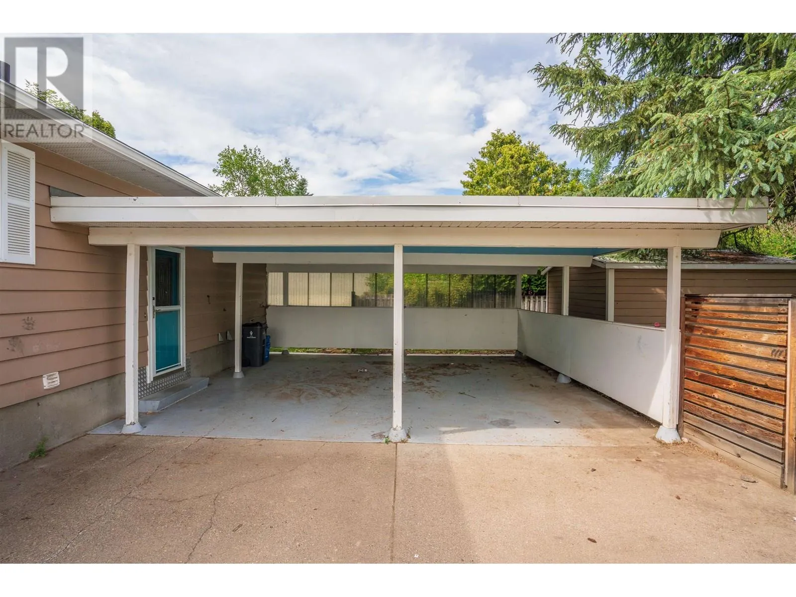 208 RILEY DRIVE