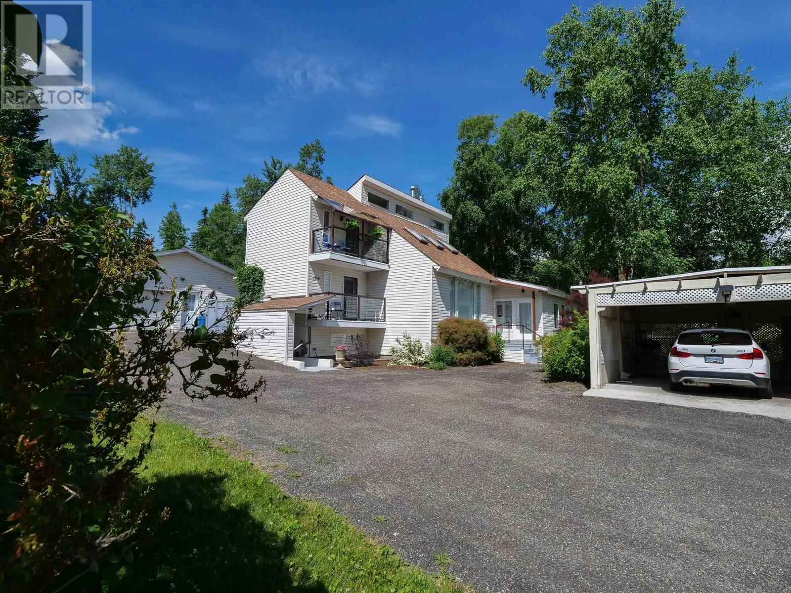 1750 BEACH CRESCENT