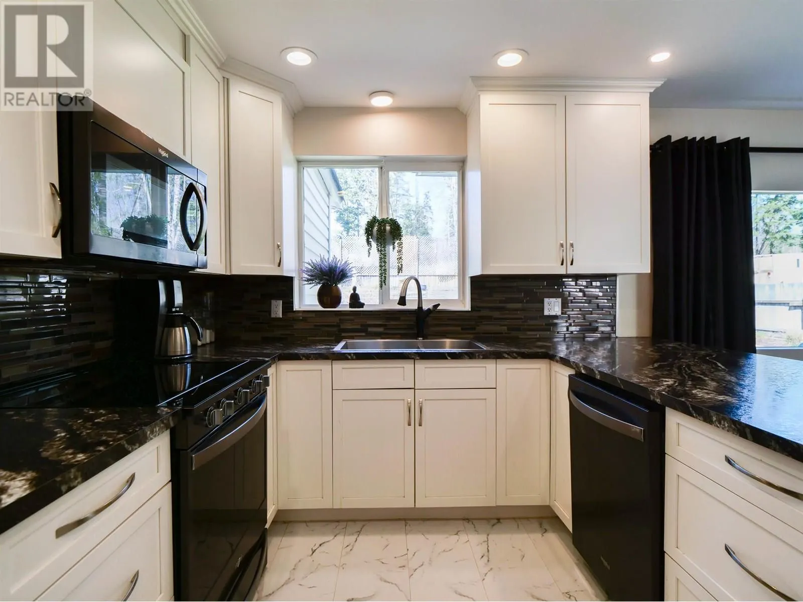 1750 BEACH CRESCENT