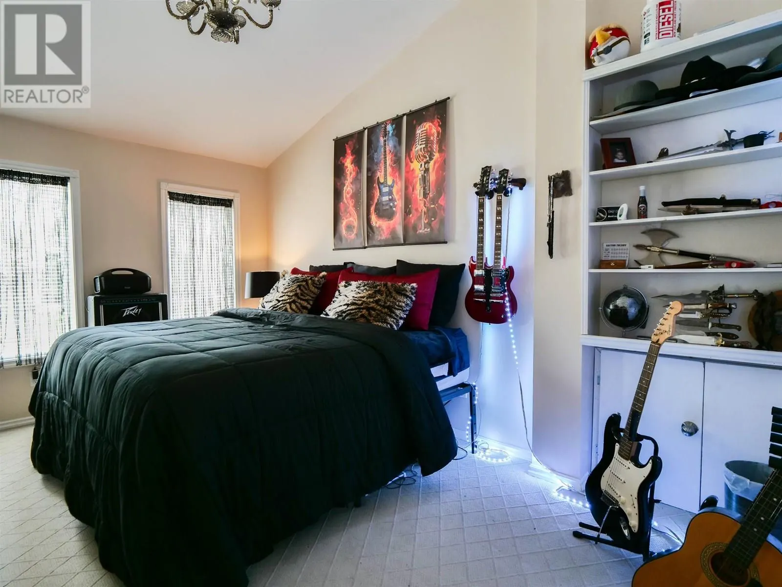 1750 BEACH CRESCENT
