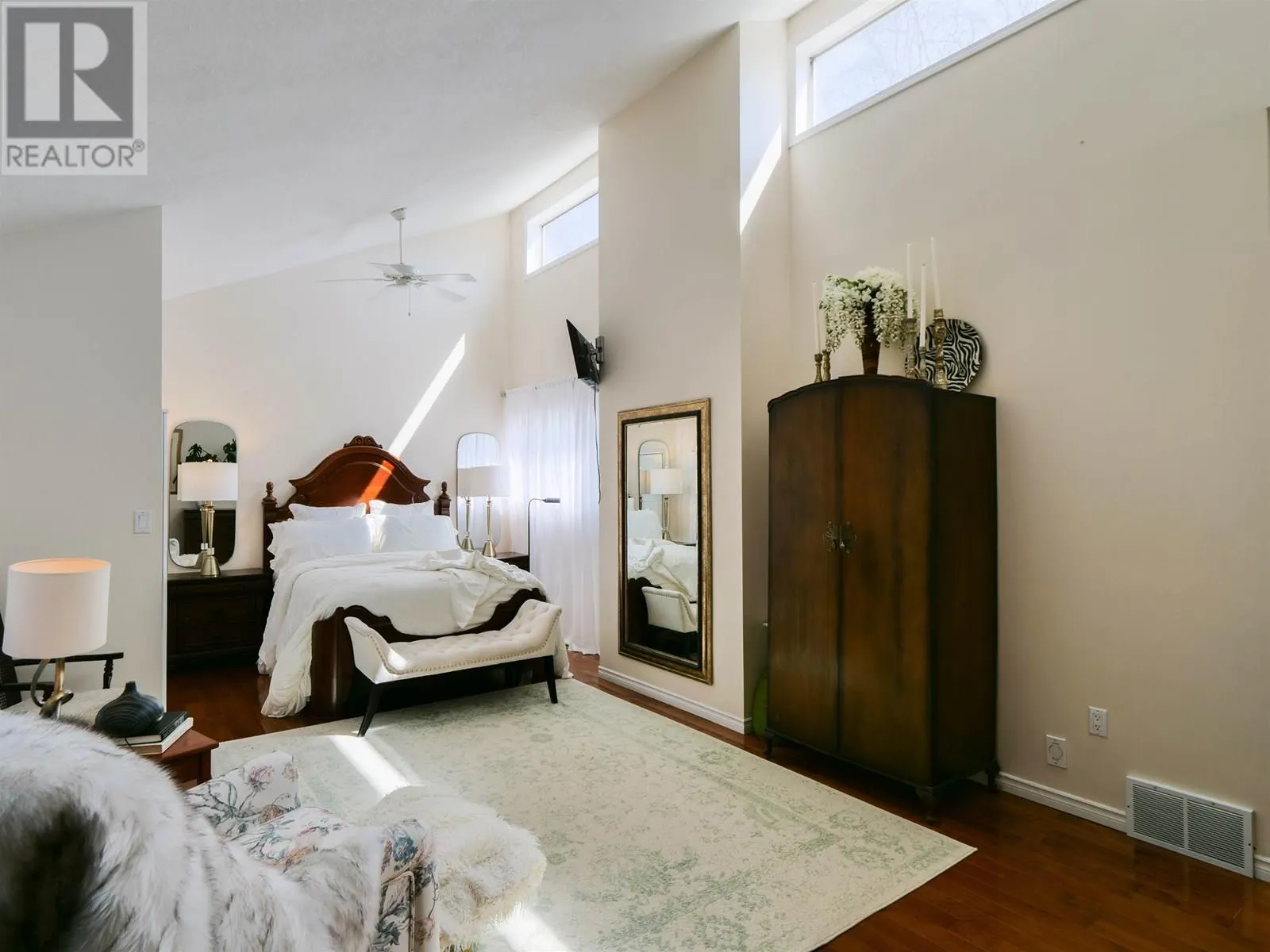 1750 BEACH CRESCENT