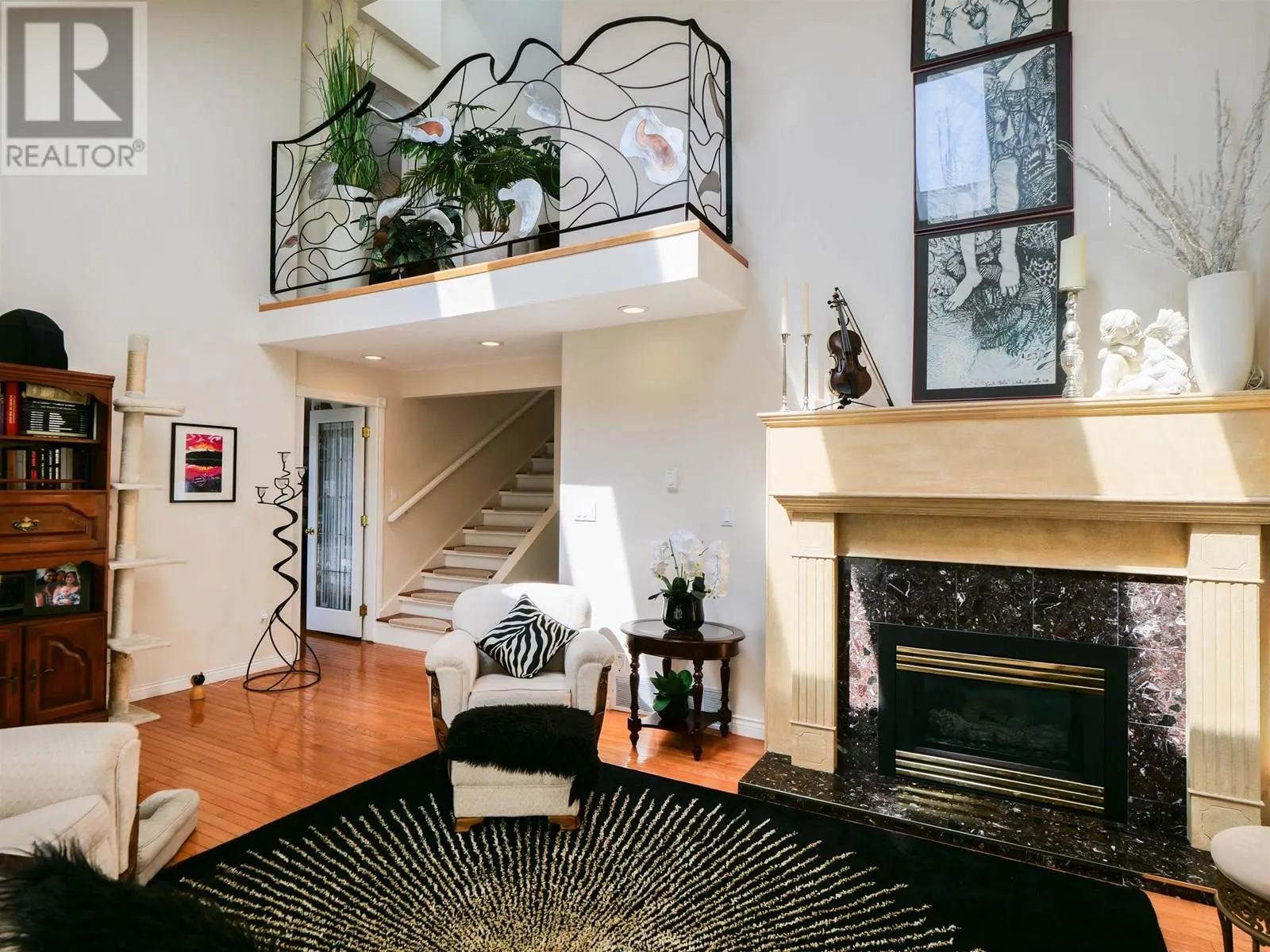 1750 BEACH CRESCENT
