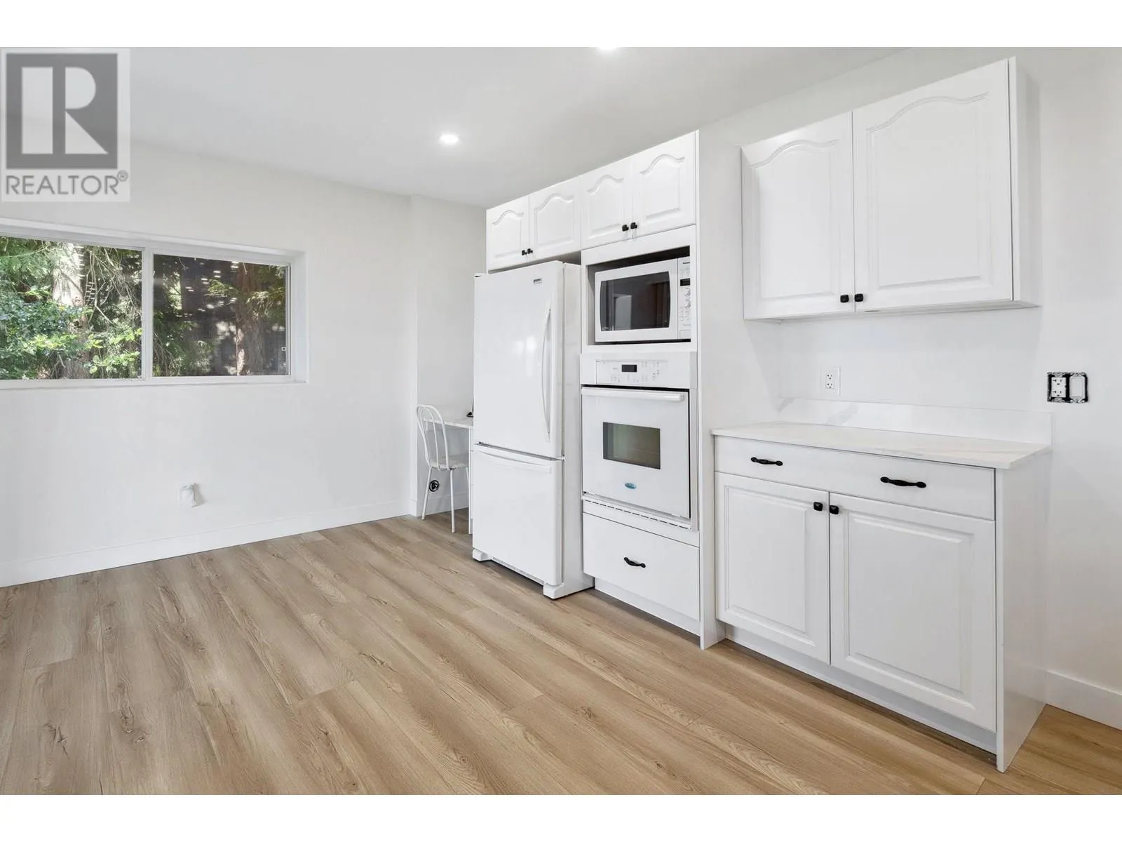 330 BAYVIEW ROAD