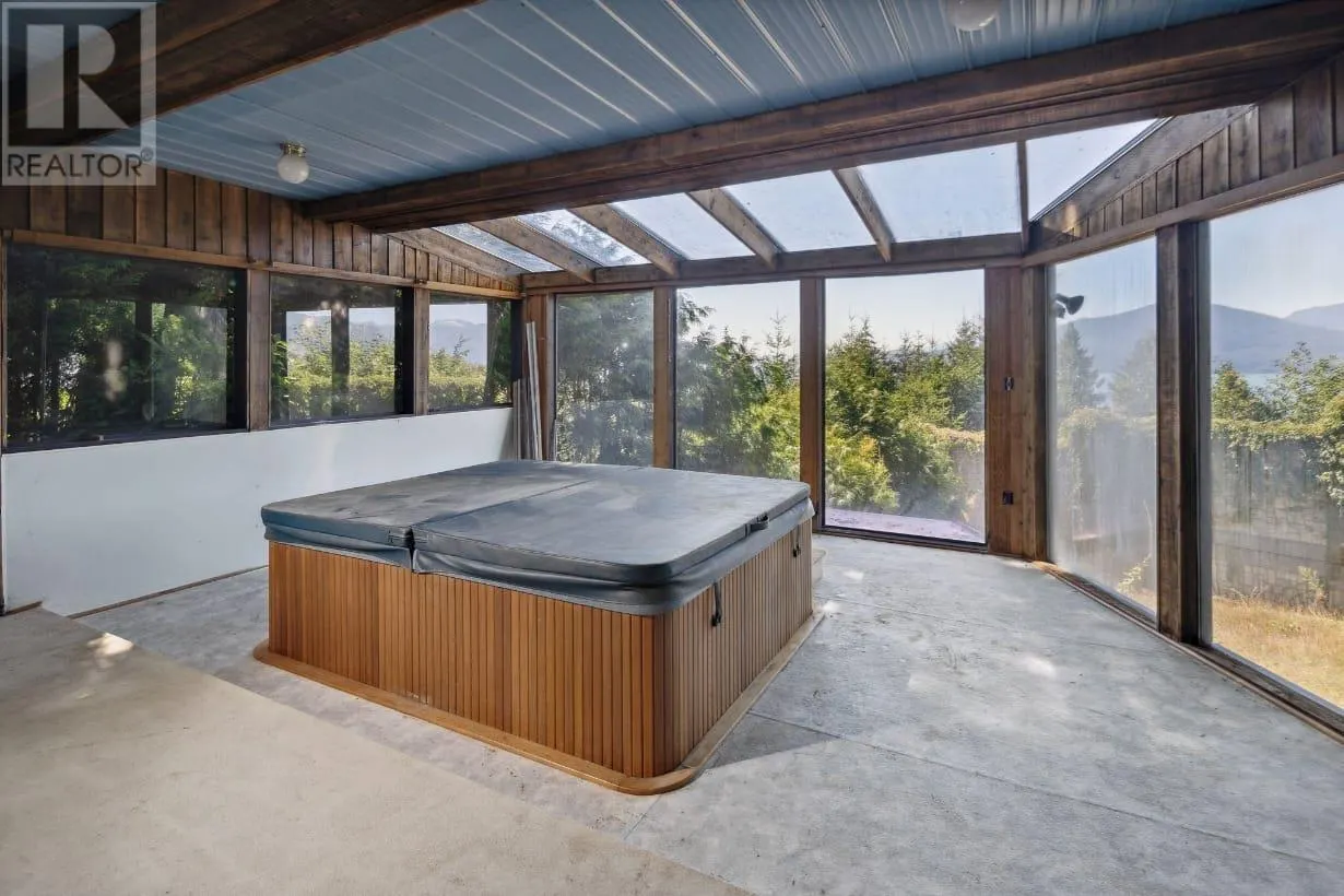 330 BAYVIEW ROAD
