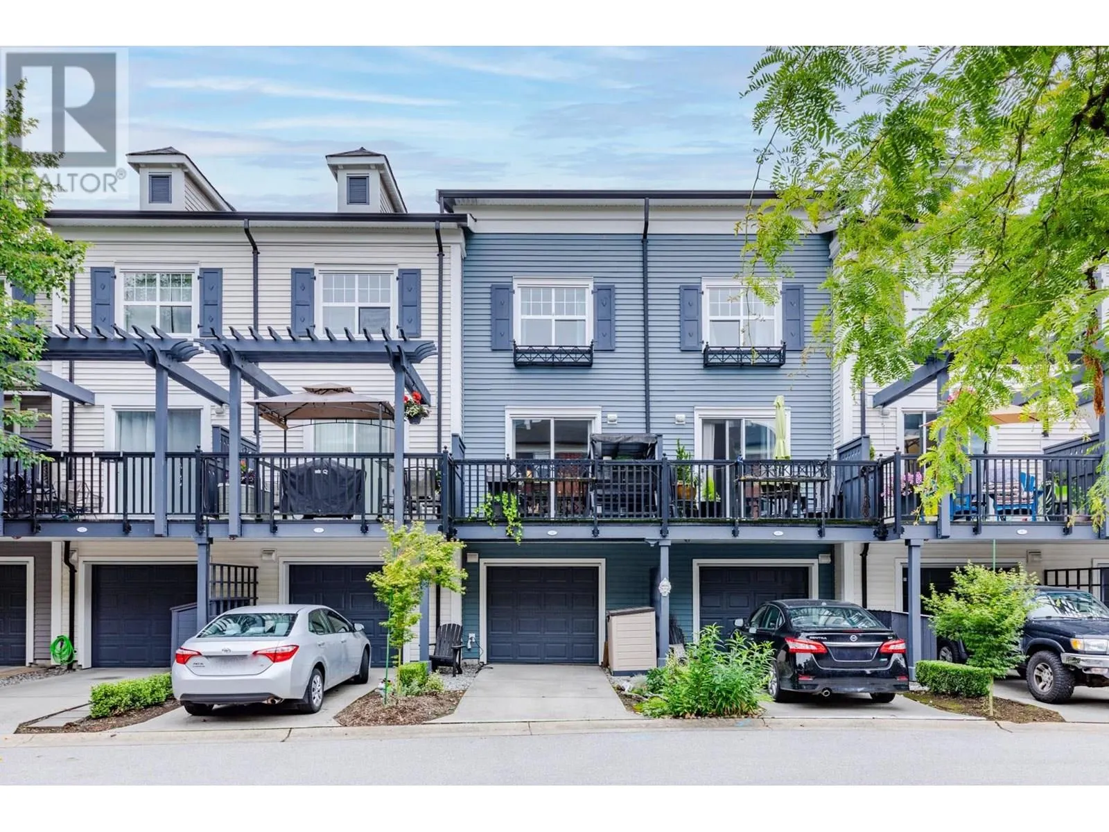 4 19538 BISHOPS REACH