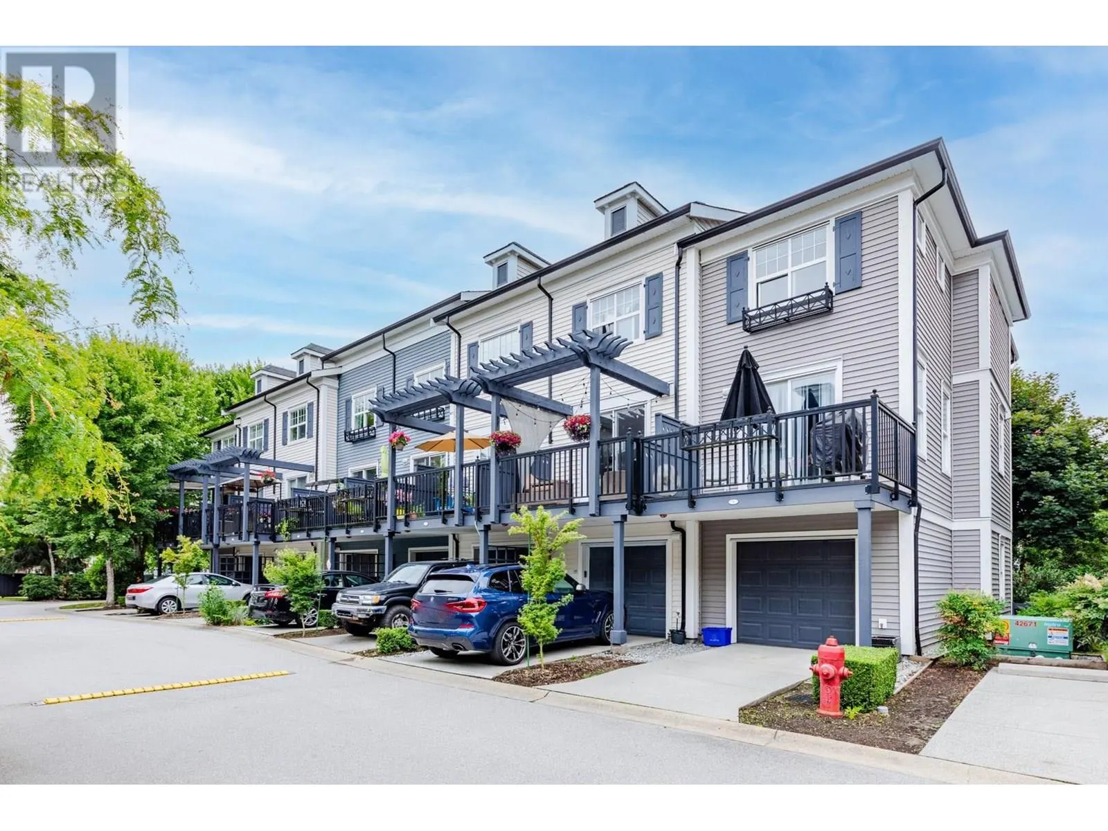 4 19538 BISHOPS REACH