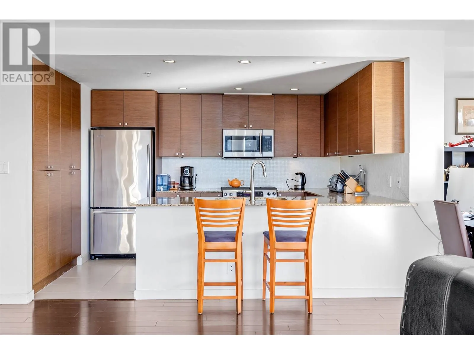 2602 400 CAPILANO ROAD