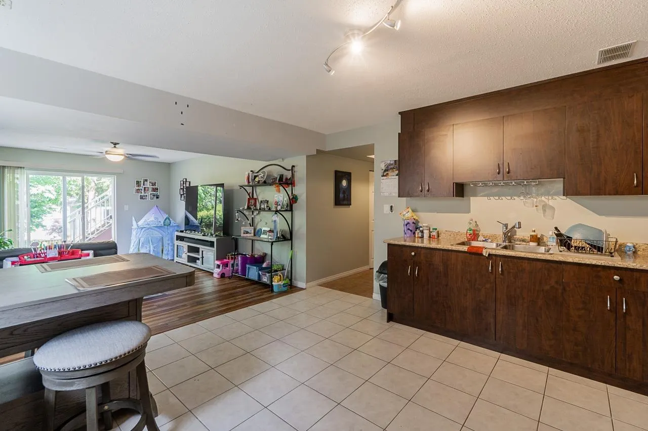 8464 DOERKSEN DRIVE