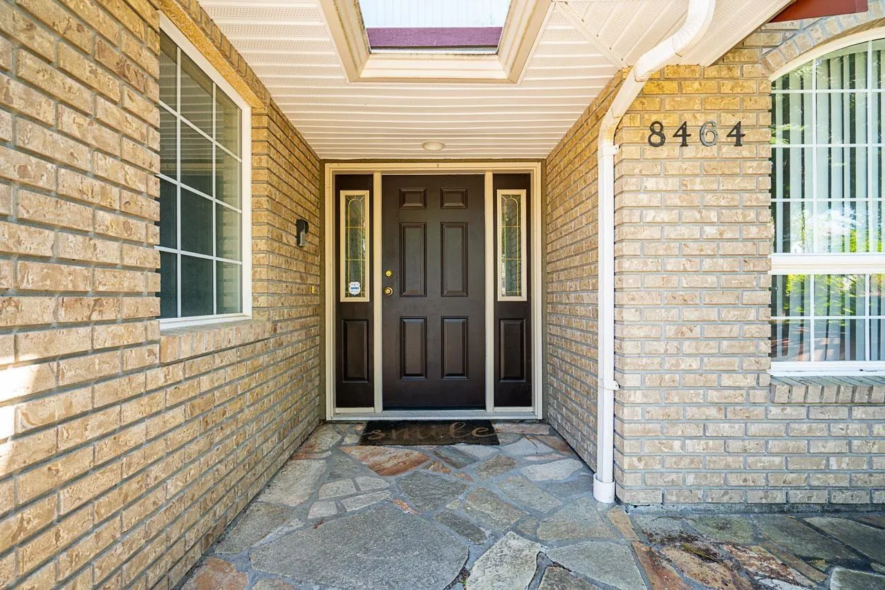 8464 DOERKSEN DRIVE