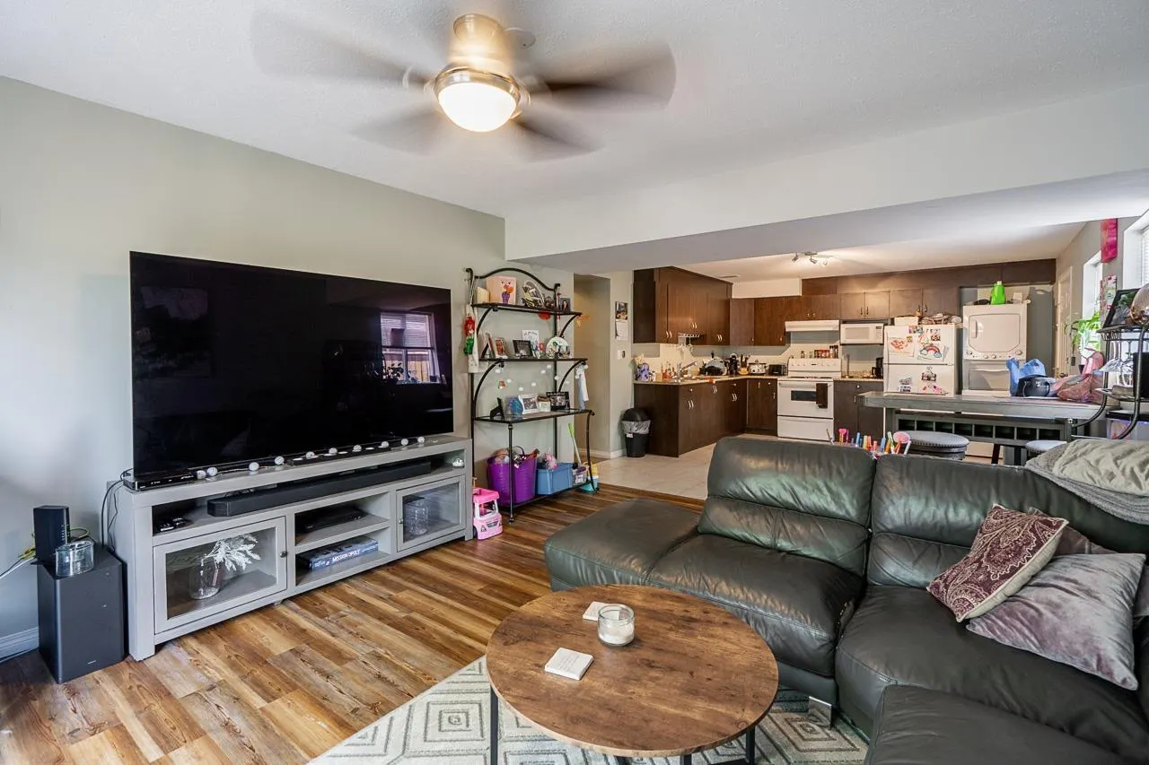 8464 DOERKSEN DRIVE