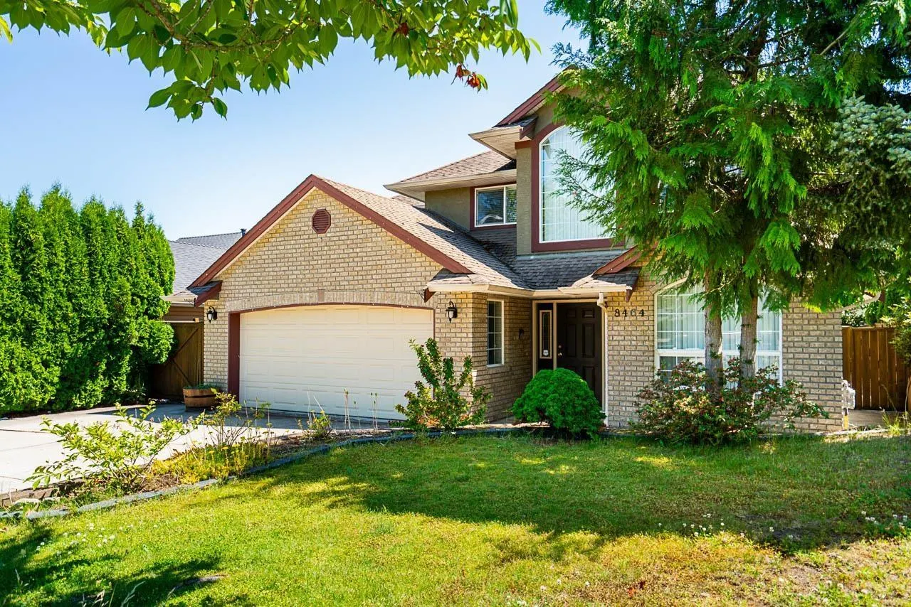 8464 DOERKSEN DRIVE