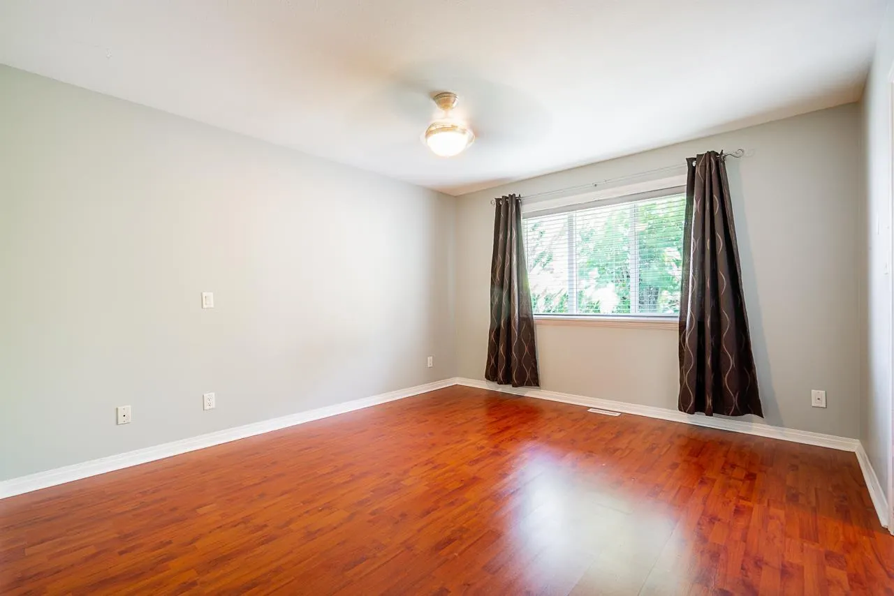8464 DOERKSEN DRIVE