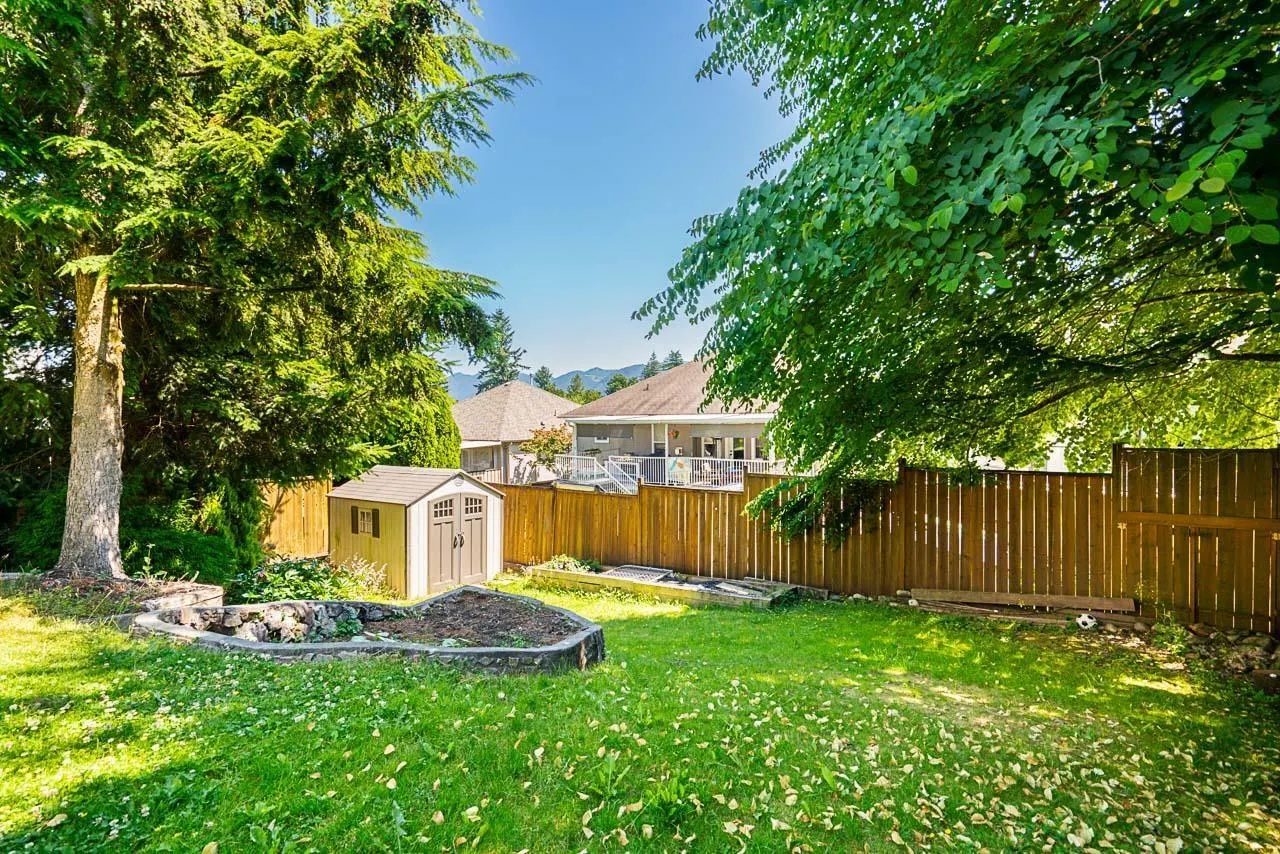 8464 DOERKSEN DRIVE