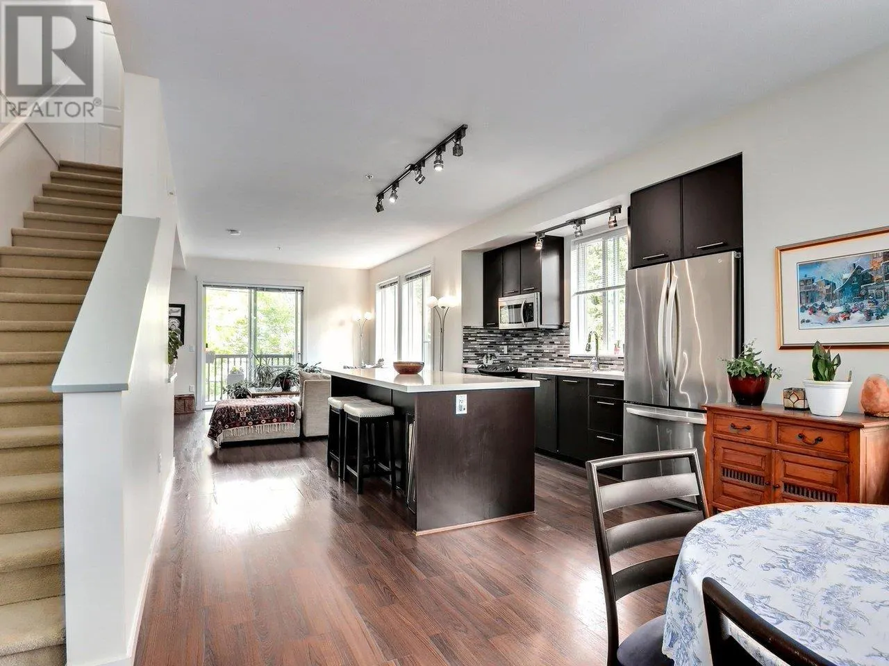 95 2418 AVON PLACE