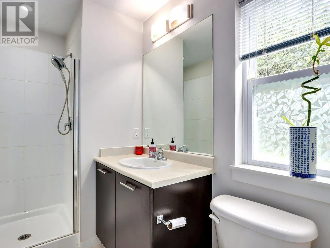 95 2418 AVON PLACE