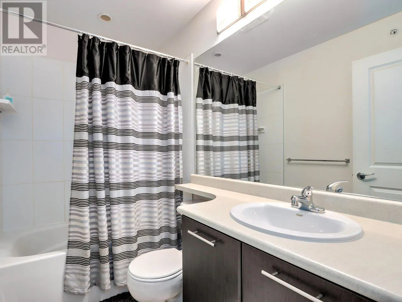 95 2418 AVON PLACE