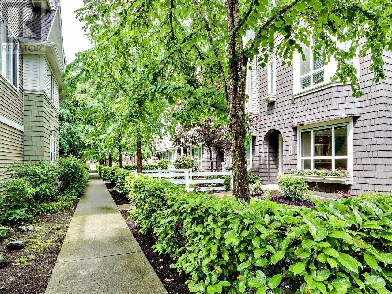 95 2418 AVON PLACE
